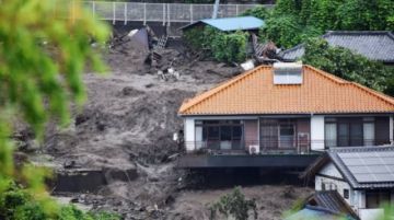 Casi 400 personas se quedan varadas en Japón tras un deslizamiento de tierras