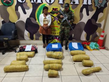 FELCN decomisa 12 paquetes de marihuana en un ómnibus que se dirigía a Santa Cruz