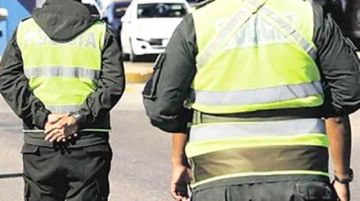 Tres policías van a prisión mientras investigan qué  arma mató a Simón