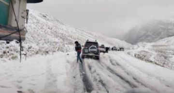 Cierran frontera Chile - Bolivia debido a riesgo vial por intensas Nevadas