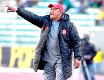 Inde: Grass seguirá como DT