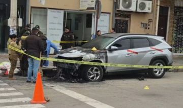 Incendian vehículo de una Notaría en Bermejo; sospechan que fue atentado