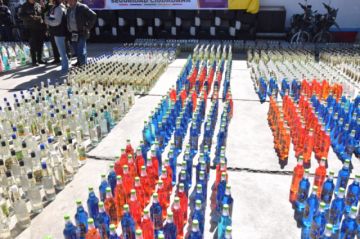 El Alto: Intendencia decomisa más de 15.000 litros de bebidas y clausura locales
