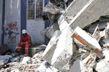De la Espriella convoca al sector privado para su plan de reconstrucción tras el terremoto