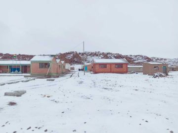 Autoridades escolares recomiendan cuidados ante el frío por nevadas