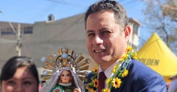 Edmand Lara pide a la Virgen de Urkupiña que “ilumine la mente” de Rodrigo Paz