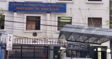 Renuncian dos autoridades de Educación por desacuerdos con la malla curricular vigente