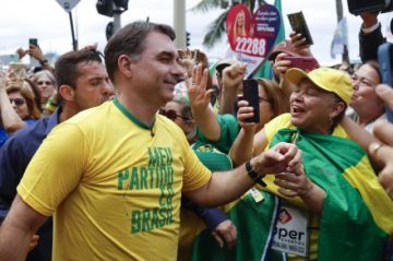 Flávio Bolsonaro sale al ataque contra Lula y promete acabar con el terrorismo