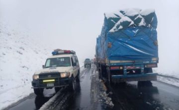 Mantienen cerrados tramos carreteros hacia Chile debido a las nevadas