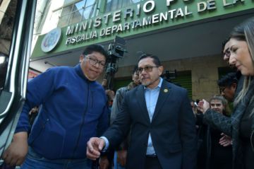 Ministro José Espinoza confirma alejamiento del presidente de la Aduana Nacional Alberto Soto de la Vía
