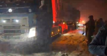 Cerca de 300 pasajeros quedan varados en medio de la nieve en la vía Potosí-Uyuni