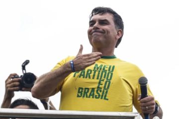 Flávio Bolsonaro defiende reducir a 14 años la mayoría de edad penal para delitos graves