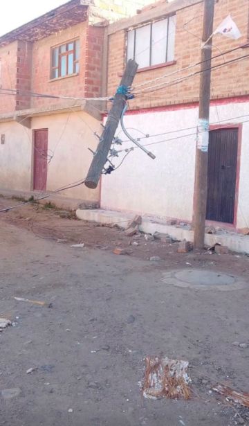 Se reportó caída de árboles, techos arrancados, vehículos dañados, además de muros caídos.