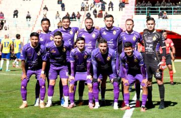 Los jugadores de Real Potosí celebran la victoria.