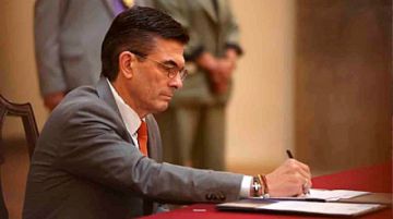 Gobierno establece cronograma para devolver depósitos en dólares retenidos hasta julio de 2027