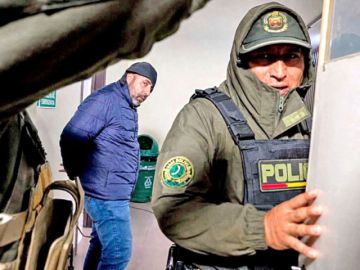 La Fiscalía halla Bs 500 mil y una ‘minigranja’ de bots
