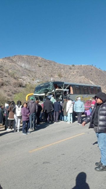 Reportan accidente de una flota que viajaba a Sucre