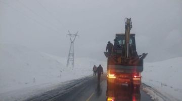 La Paz: Cierran tramo de la carretera a los Yungas por nevada