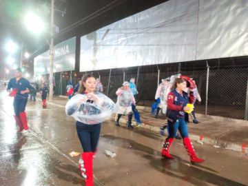 Lluvia sorprendió a los danzarines en la noche del segundo convite de Ch'utillos.
