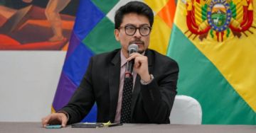 Ministro Aramayo admite que el DS 5676 responde a exigencias del FMI