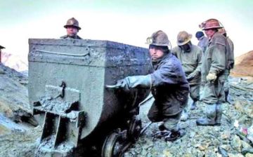 Bolivia consolida superávit comercial impulsado por exportaciones mineras