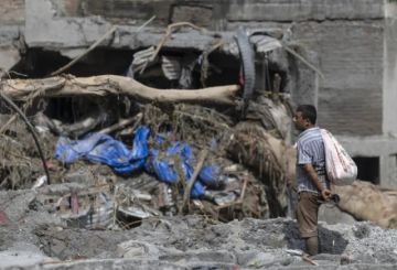 Riada en Nepal: casi 600 fallecidos, 2.500 desaparecidos y China retoma las labores de rescate
