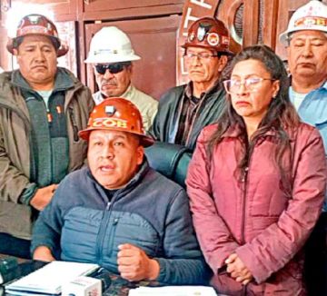 Reaparece Argollo y pide  a Paz hacer un ‘mea culpa’