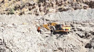 AJAM descubre explotación minera ilefal en Chuquihuta