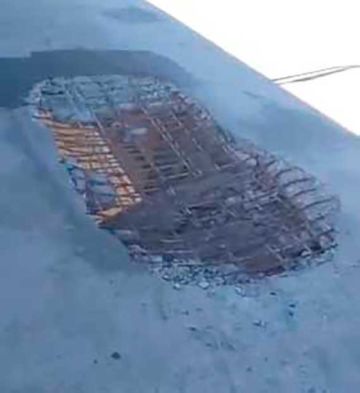 Un enorme hueco en puente  Sevaruyo provoca accidente 