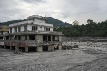 Nepal eleva a 903 los muertos y a 4.247 los desaparecidos de la violenta riada
