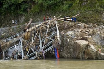 Nepal y China registran miles de fallecidos en la riada mientras continua la búsqueda de desaparecidos