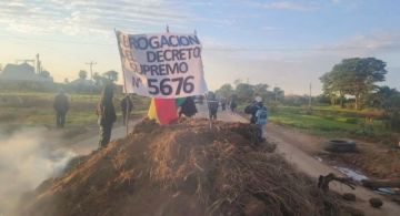 Pese al Estado de excepción: Bloquean en Santa Cruz en contra del decreto del diésel