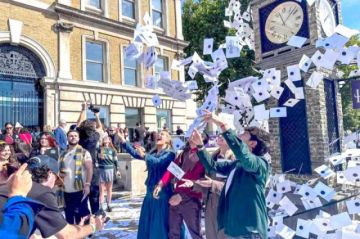 Fanáticos de Harry Potter celebran regreso a Hogwarts