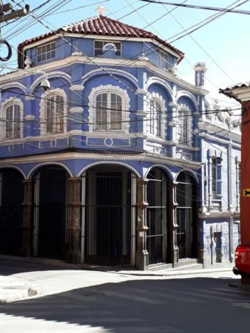 El Concejo Municipal de Potosí condecoró a la Unidad Educativa "Santa Rosa" en su bicentenario