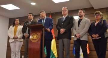Senadores y diputados acuerdan impulsar reforma parcial de la Constitución en tres fases