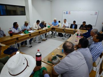 Ministro de Defensa llega a Cuatro Cañadas para dialogar