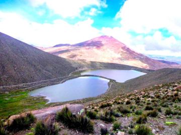 Comunarios bloquean dos lagunas y  Potosí al borde de una crisis hídrica