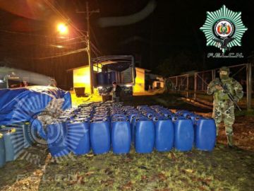 Cochabamba: Detienen a camión que que transportaba sustancias químicas controladas al Trópico