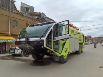 Bomberos aeronáuticos de NAABOL apoyan en labores de seguridad en Viacha