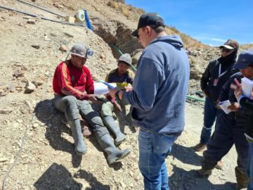 AJAM paraliza actividades mineras ilegales en San Lucas y Camargo