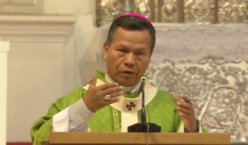 Monseñor de Santa Cruz llama al Gobierno a practicar la paz