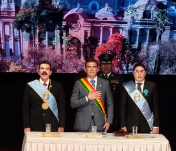 Rodrigo Paz participa en Sesión de Honor por aniversario de Cochabamba