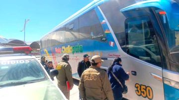 Joven es encontrado colgado dentro de un bus en la terminal de Potosí