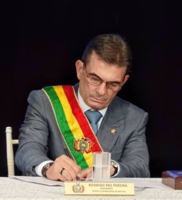 Presidente pide “prontitud” al Legislativo para debatir la ley del FMI y asegura continuidad de bonos