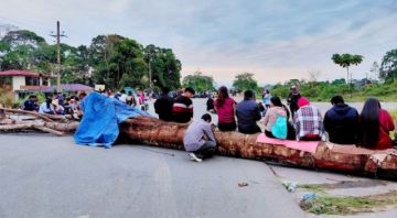 bloquean la carretera Cochabamba - Santa Cruz, pese al estado de excepción