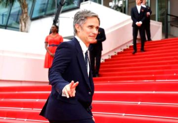 Gael García estrena comedia sobre clase e identidad  latina