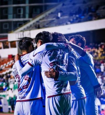 Bolívar vence 4-2 a GV San José y se mantiene en la punta