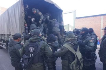 Fin de la Subvención de diésel: Policía resguardan la ruta Cochabamba - Oruro ante amenaza de bloqueo