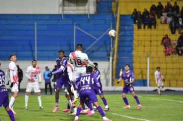 Empate con final polémico en el clásico de la Villa Imperial