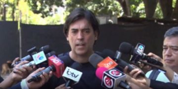 Ministró Mauricio Zamora se reúne con transportistas en Santa Cruz